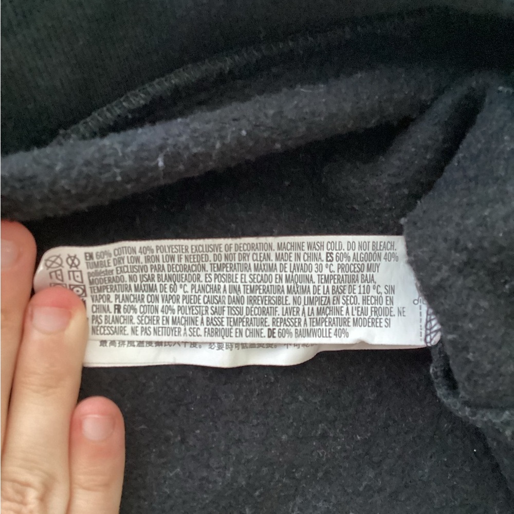 Red and Black Corvette Sweatshirt bought at forever21 never worn - Picture 5 of 5